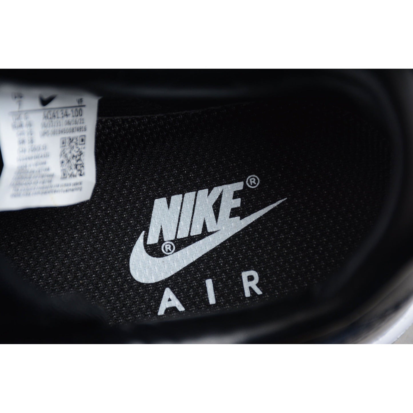 NEW AIR FORCE 1 BLACK AND WHITE