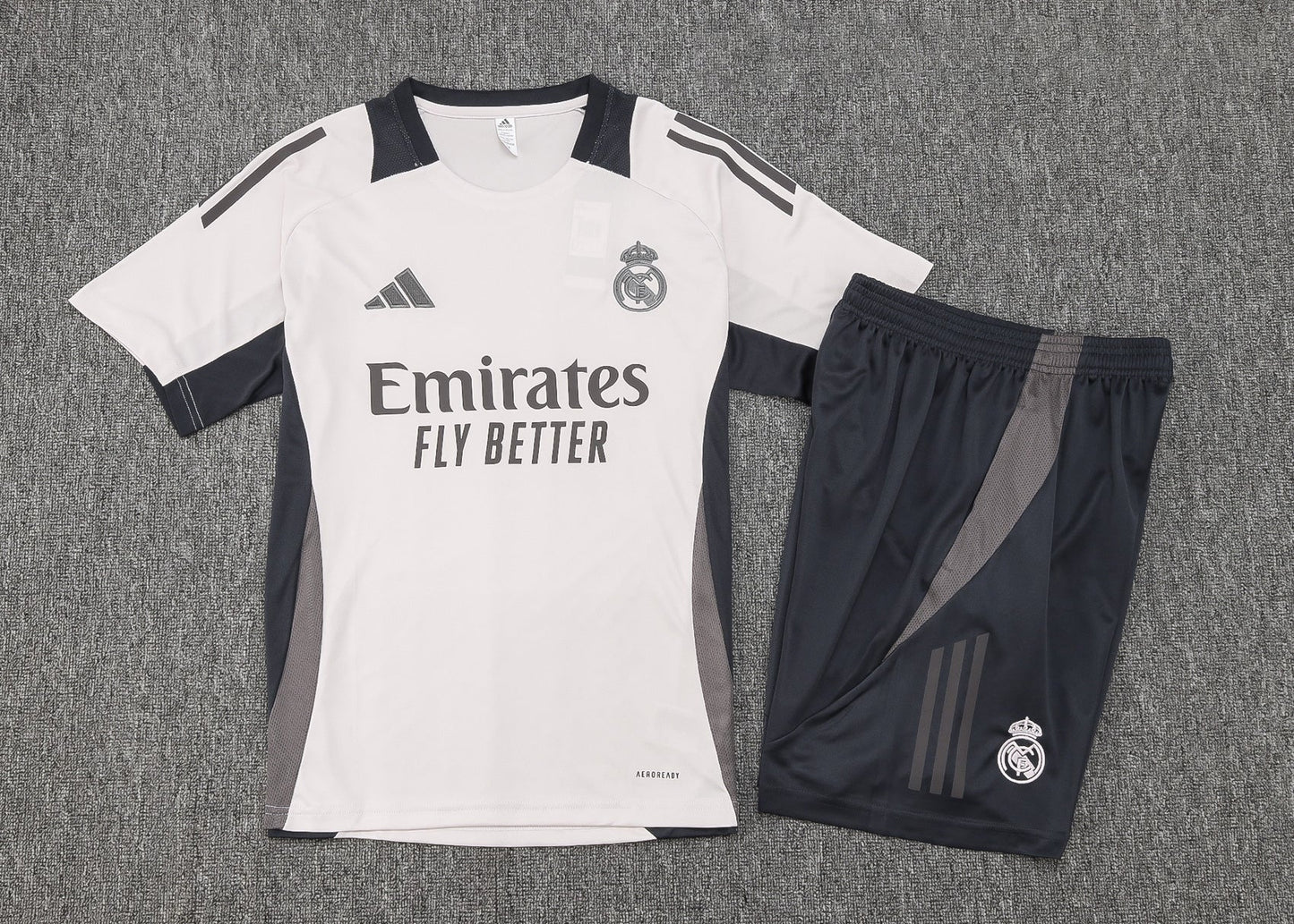 New Real Madrid 7Âș TrackSuit Corto 24/25