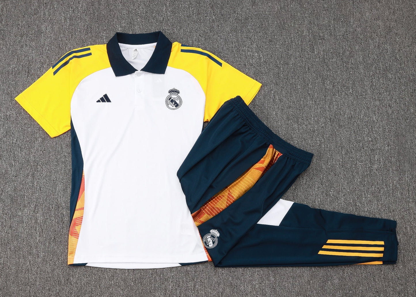 NEW REAL MADRID TRACKSUIT 3Âș POLO 24/25