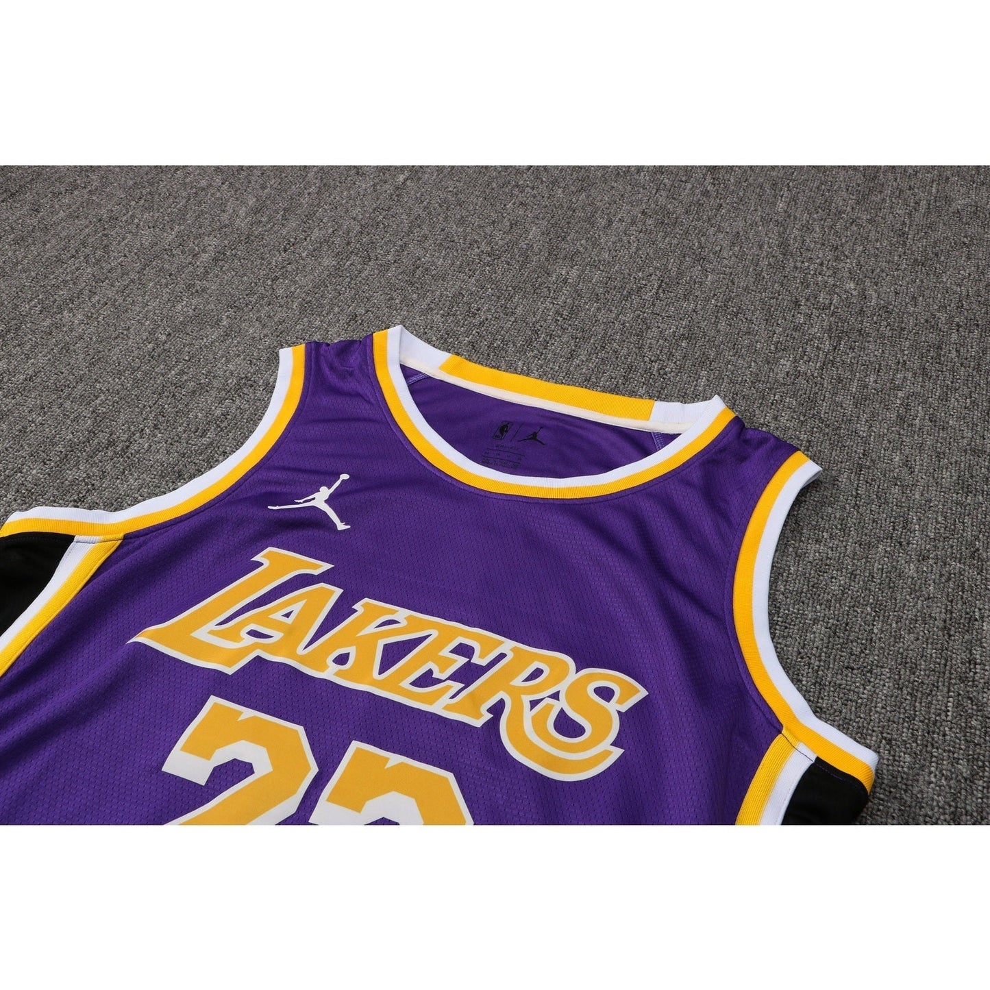 CAMISETA JAMES LAKERS