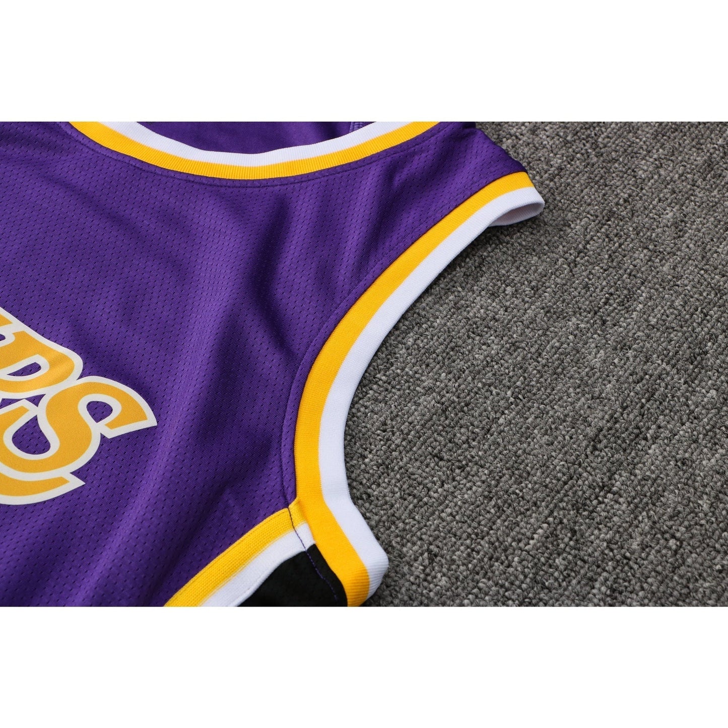 CAMISETA JAMES LAKERS