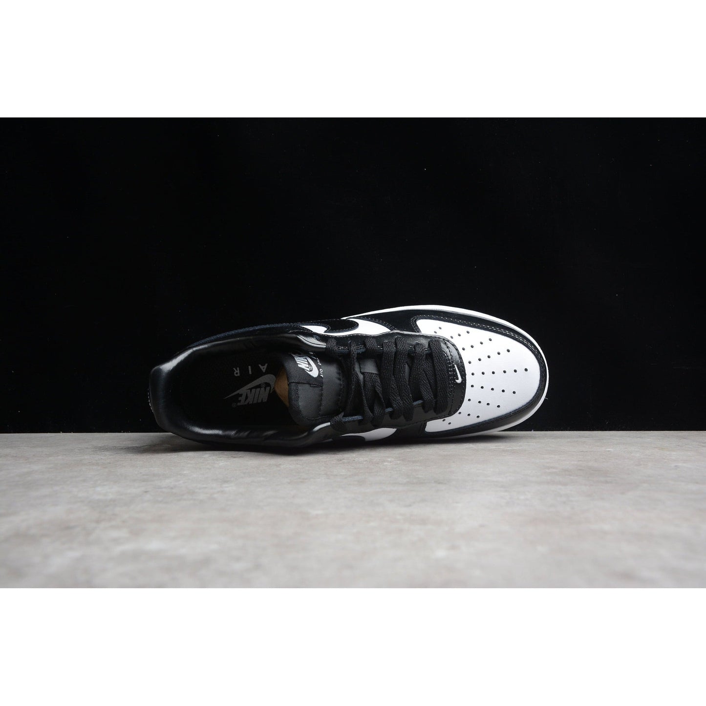 NEW AIR FORCE 1 BLACK AND WHITE