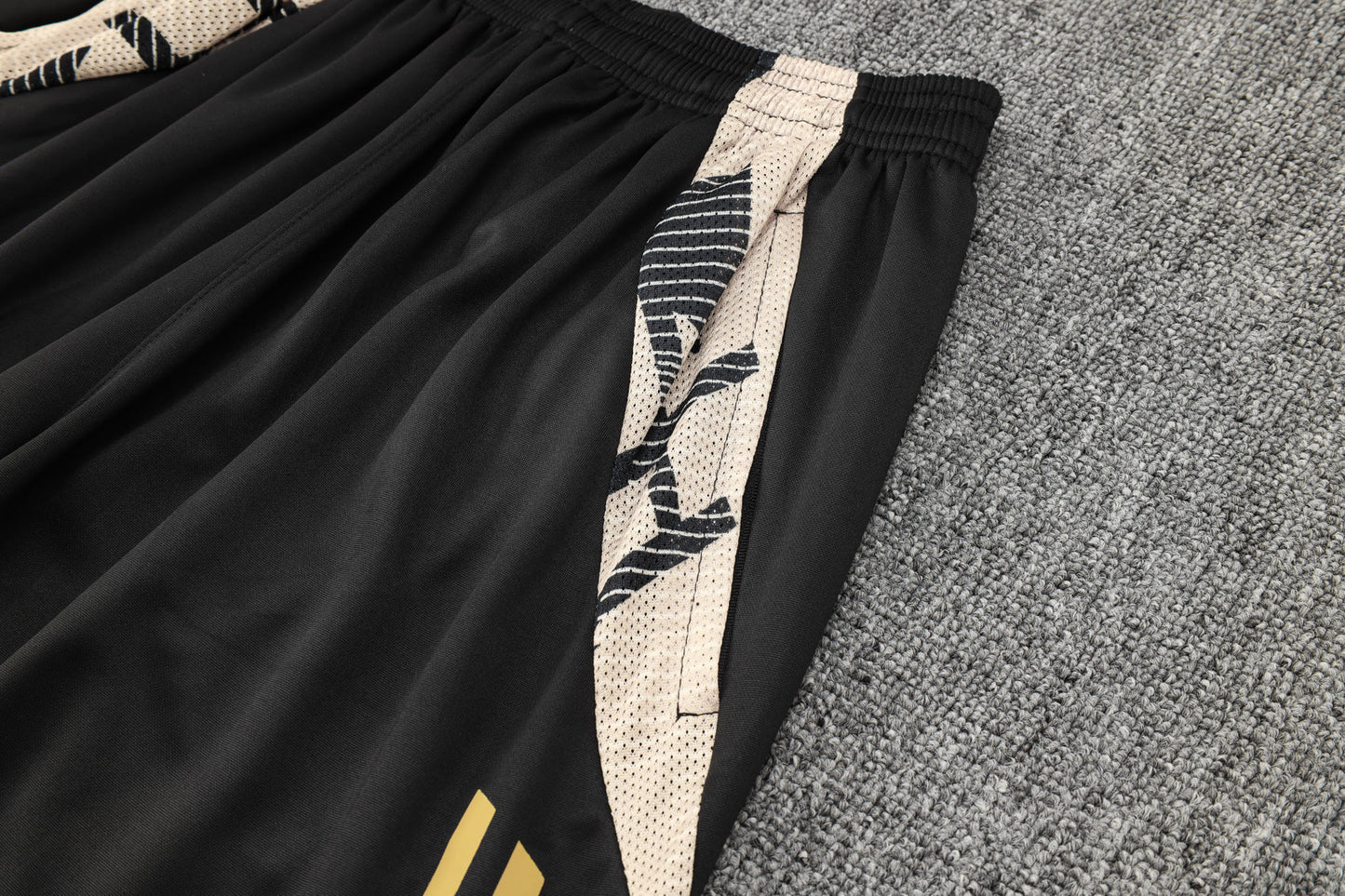 New Real Madrid 8º TrackSuit Corto 24/25